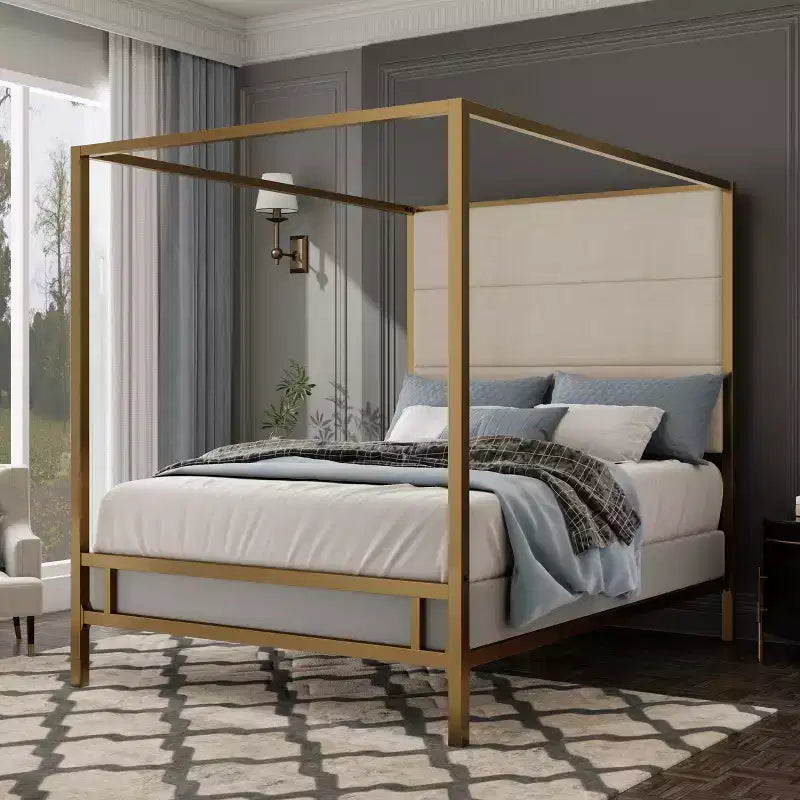 Letto a baldacchino Queen/King Size in metallo con struttura a 4 colonne e testiera alta imbottita in tessuto di lino, necessaria la rete a molle, oro+marrone chiaro/nero+bianco