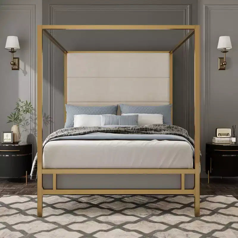 Letto a baldacchino Queen/King Size in metallo con struttura a 4 colonne e testiera alta imbottita in tessuto di lino, necessaria la rete a molle, oro+marrone chiaro/nero+bianco