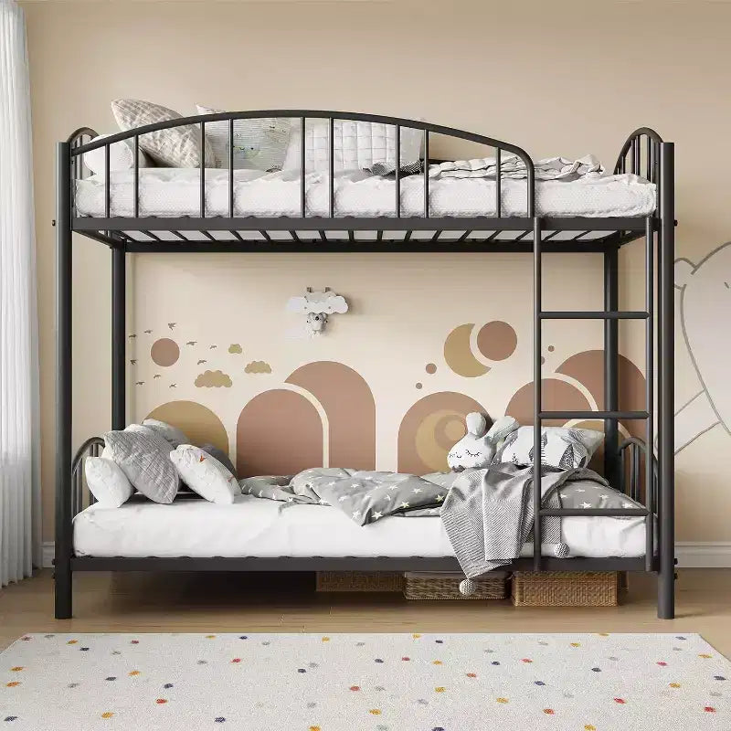 Letto a castello in metallo a due piazze, con ringhiera ad arco e scaletta di sicurezza, design salvaspazio, non è necessario il letto a molle