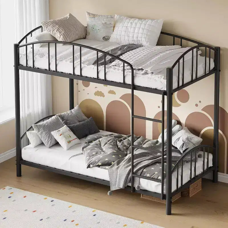 Letto a castello in metallo a due piazze, con ringhiera ad arco e scaletta di sicurezza, design salvaspazio, non è necessario il letto a molle